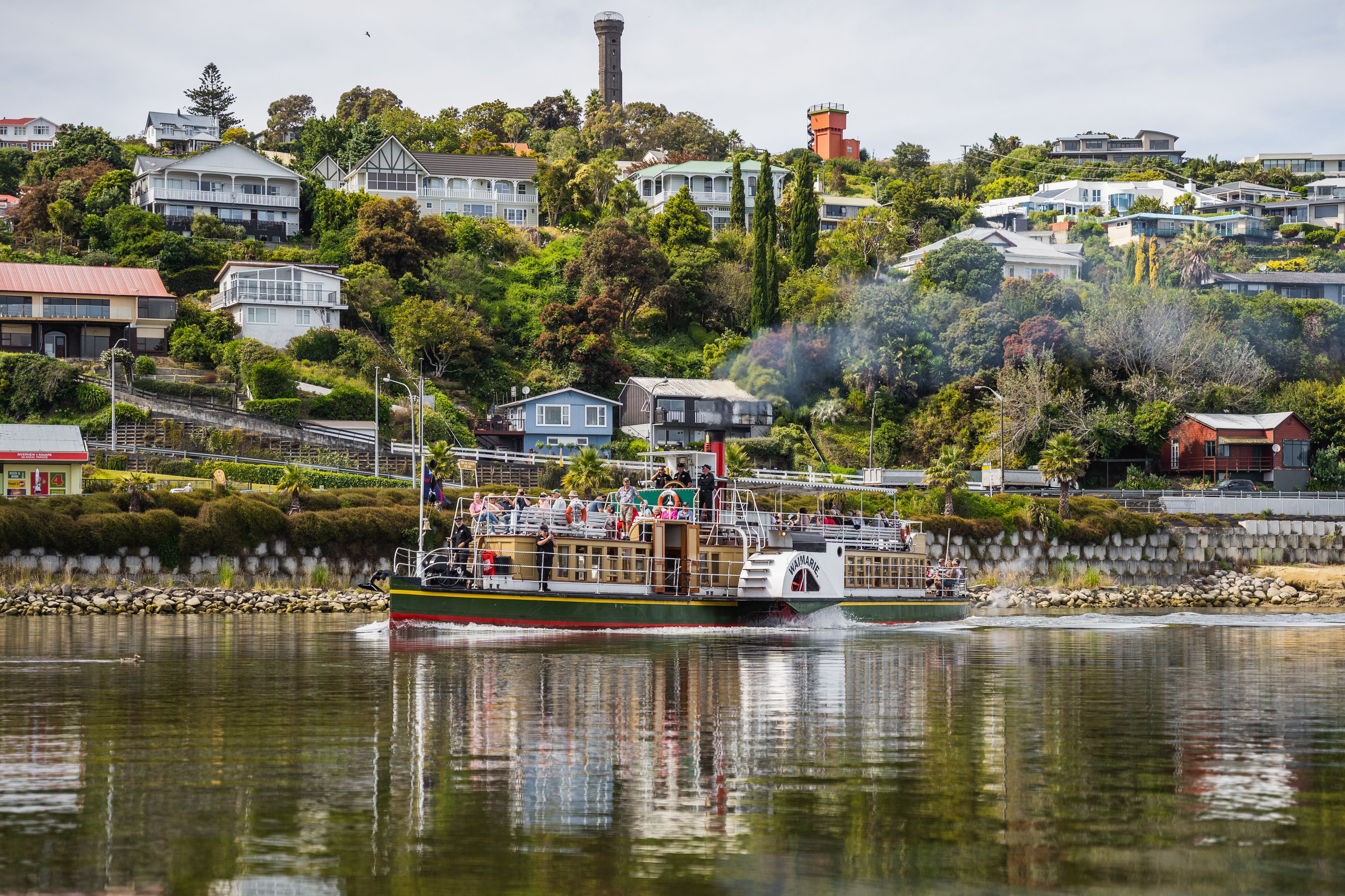 Explore the Whanganui River on a iconic paddle steamer
