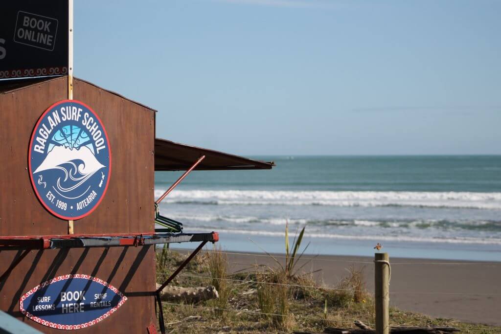 Take up surfing with some beginner lessons - Image 4
