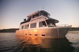 Wahinemoe Raglan boat tour Chuffed Gifts