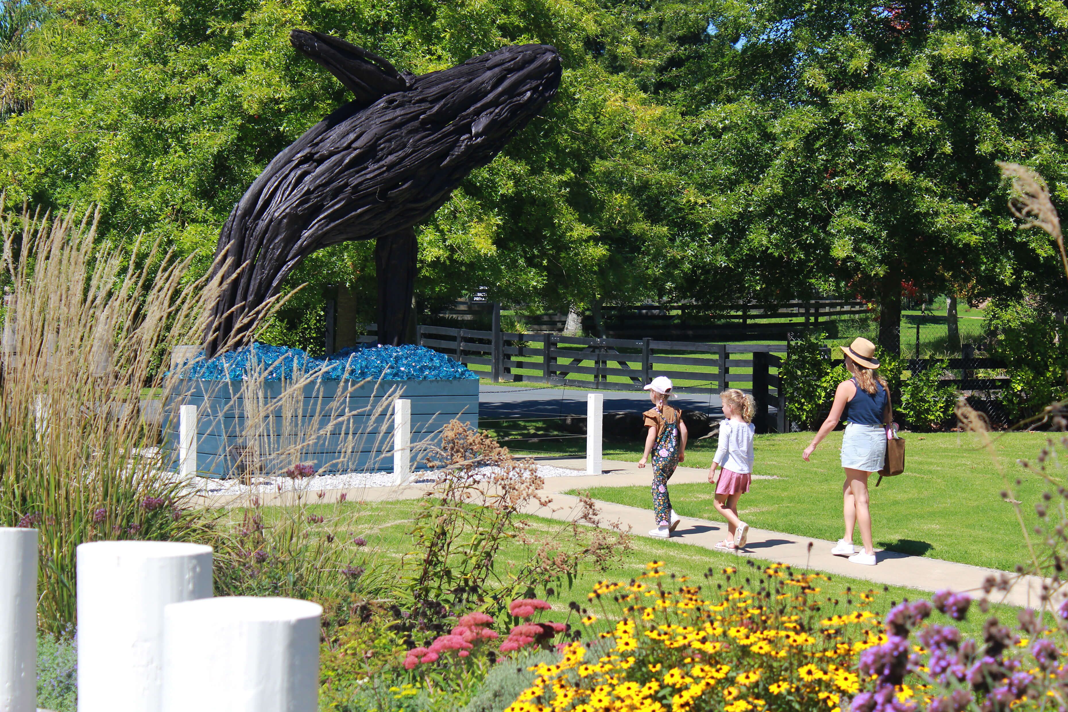 Visit the galleries and gardens at Sculptureum Matakana - Image 2