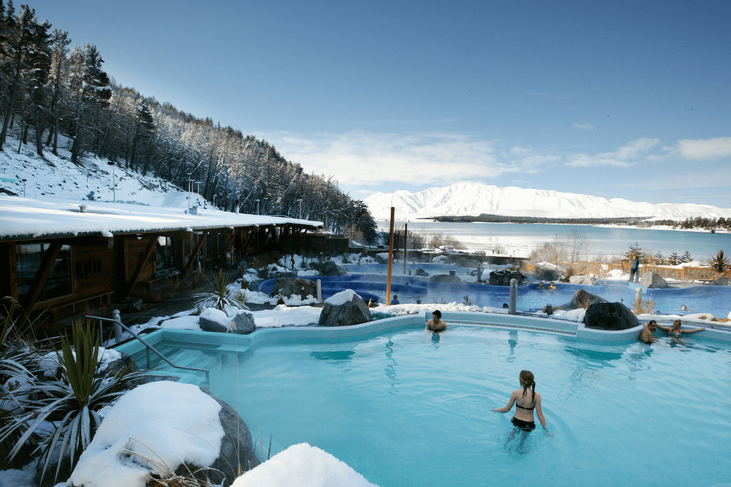 An alpine hot pool and sauna experience - Image 3