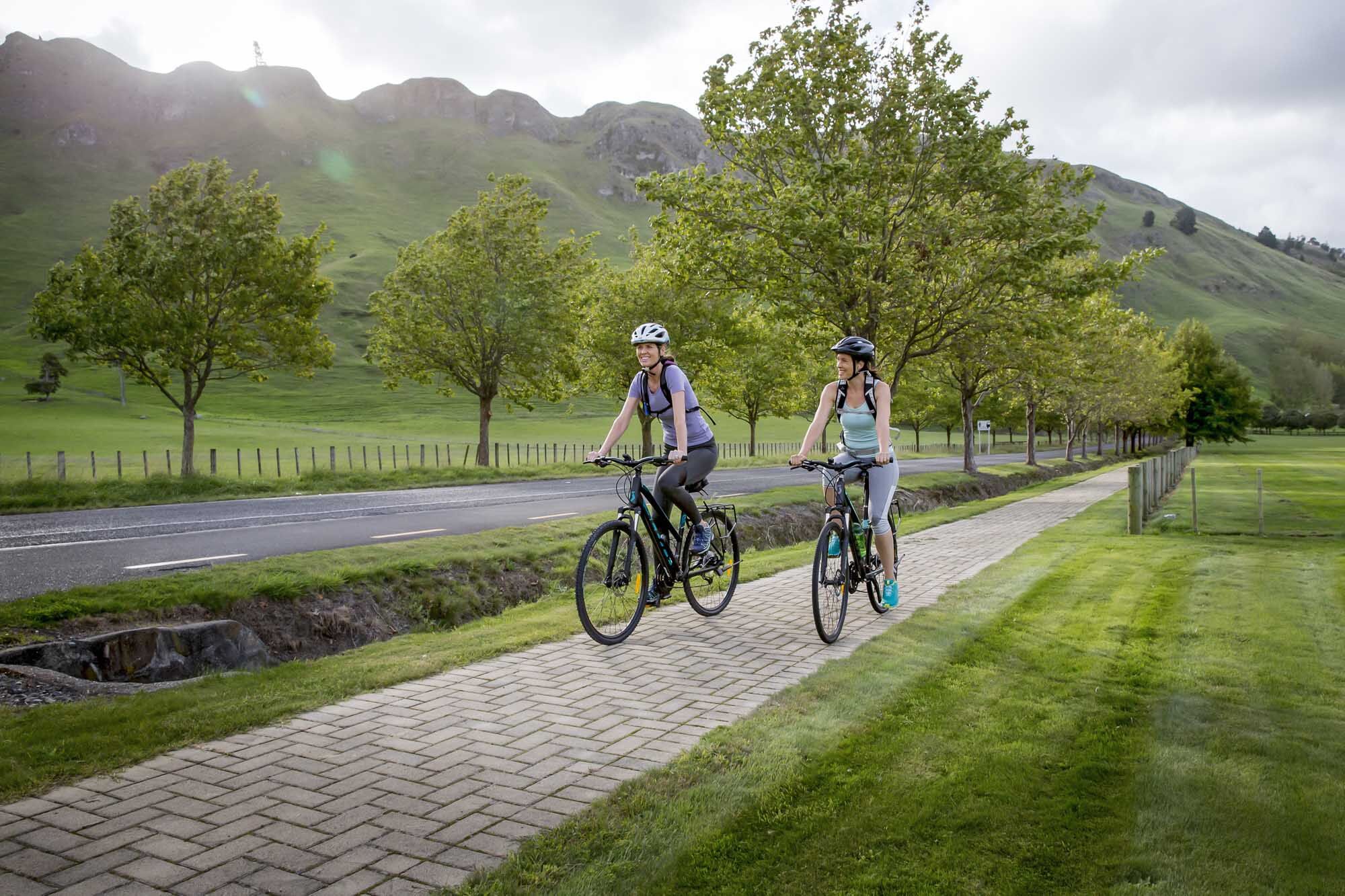 Hawkes Bay e-bike tour Takaro Trails Winery Chuffed Gifts