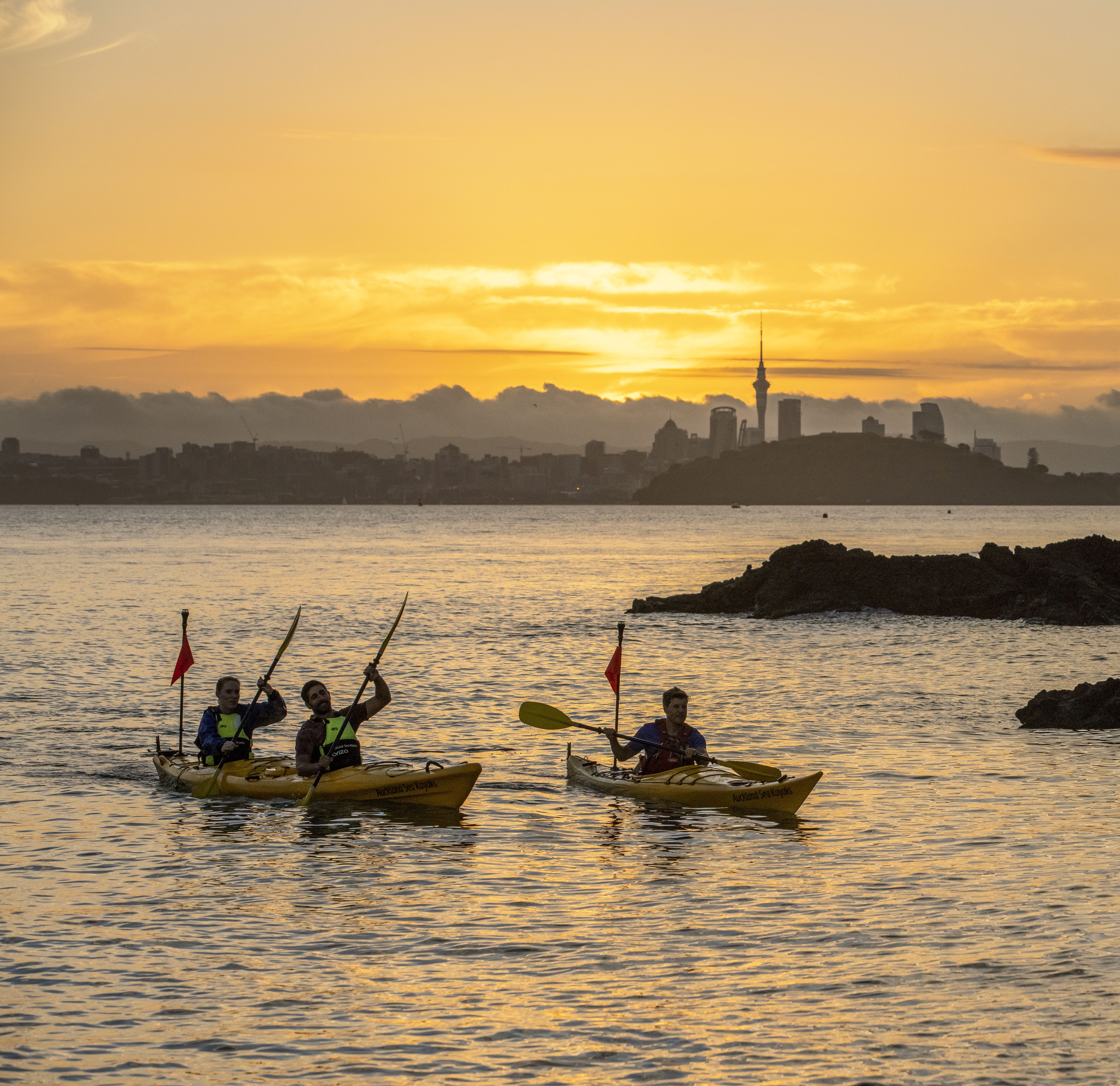 Sunset Kayaking tour to Rangitoto Island including BBQ Dinner