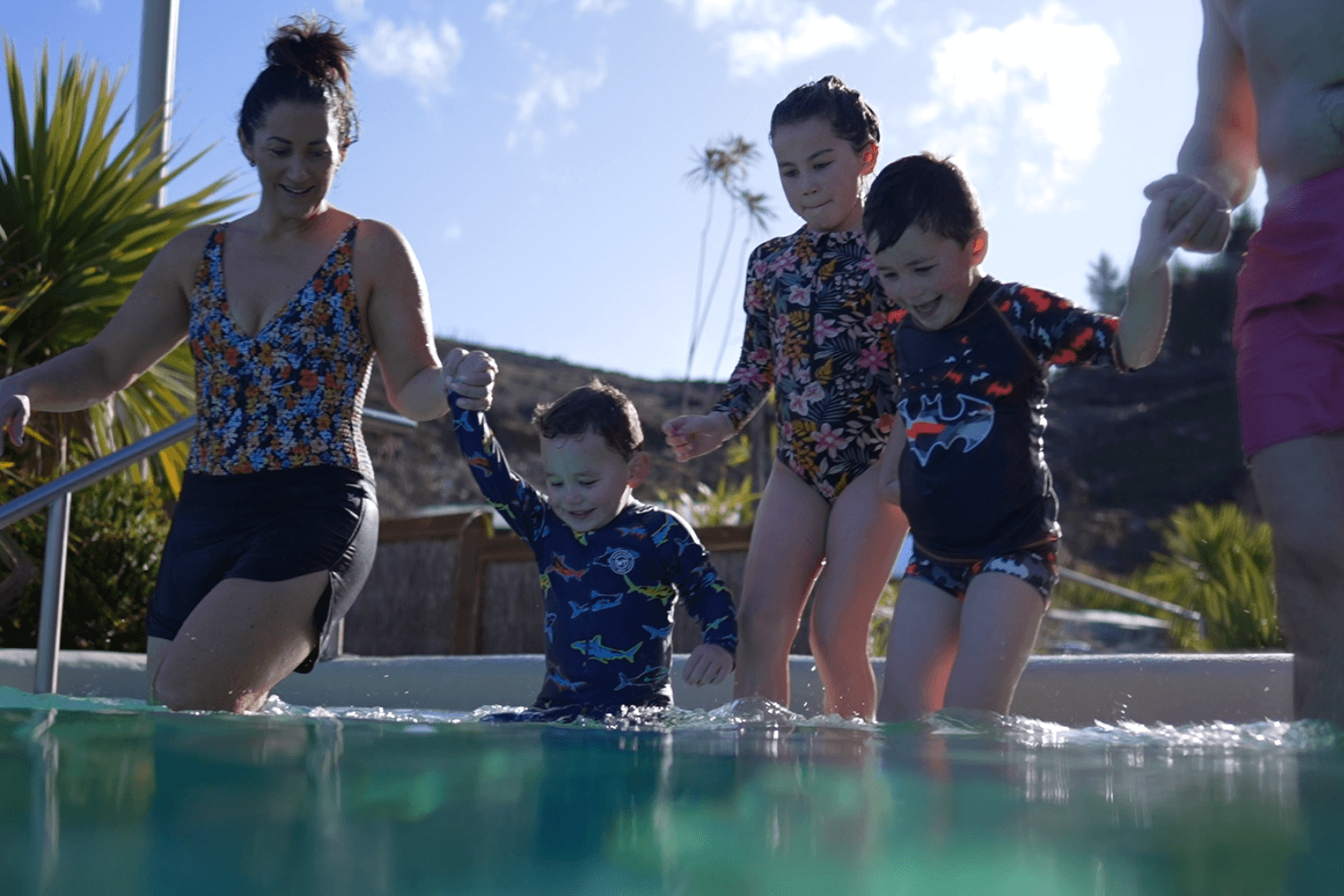 Enjoy a hot pool soak, round of minigolf & Pizza's for the family at Tekapo Springs