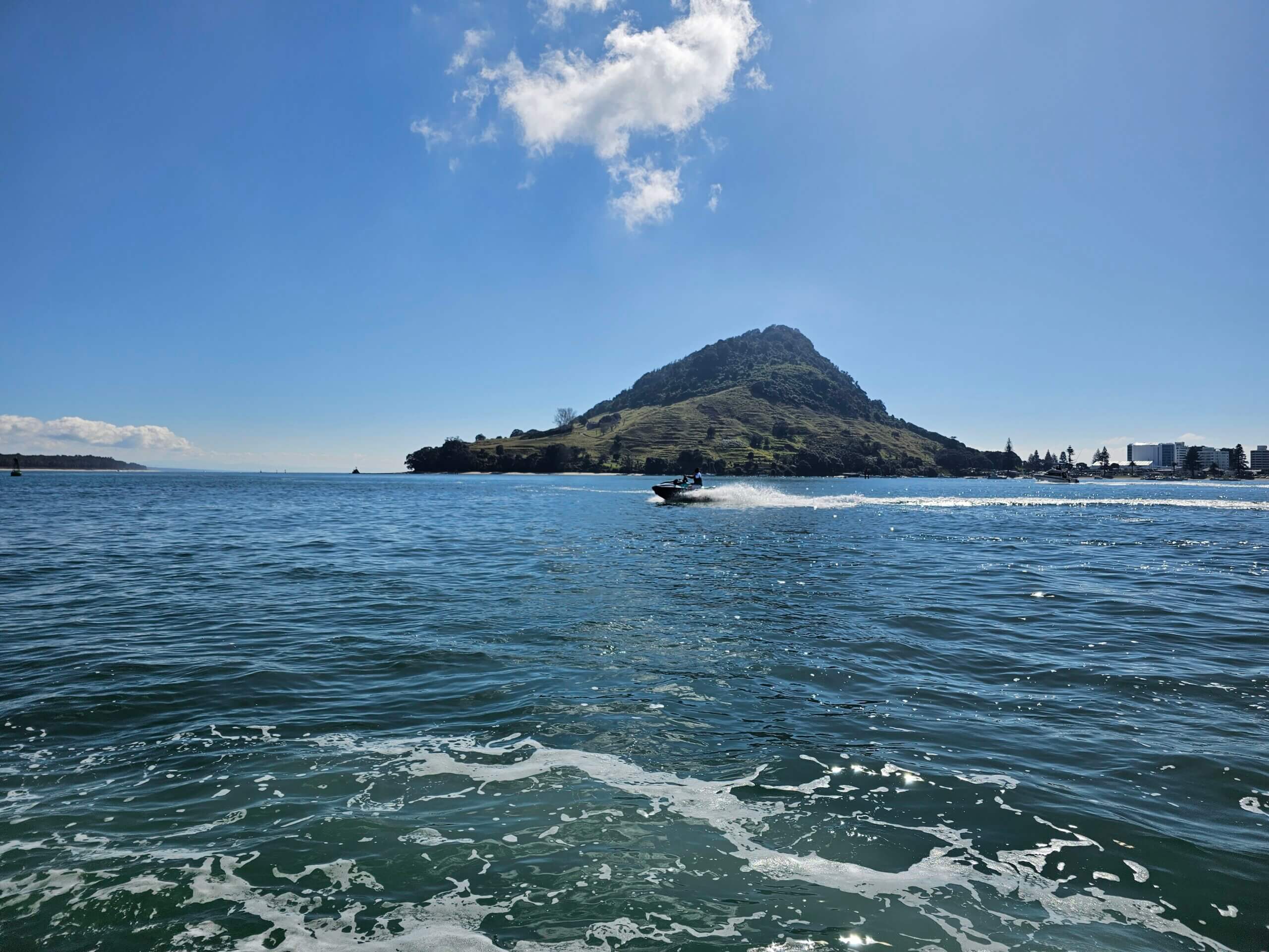 One hour jet ski hire in Mount Maunganui with watersports options included! - Image 4